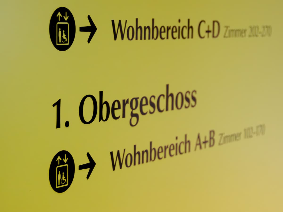 Wegweisungen für die Stiftung Kastanienpark