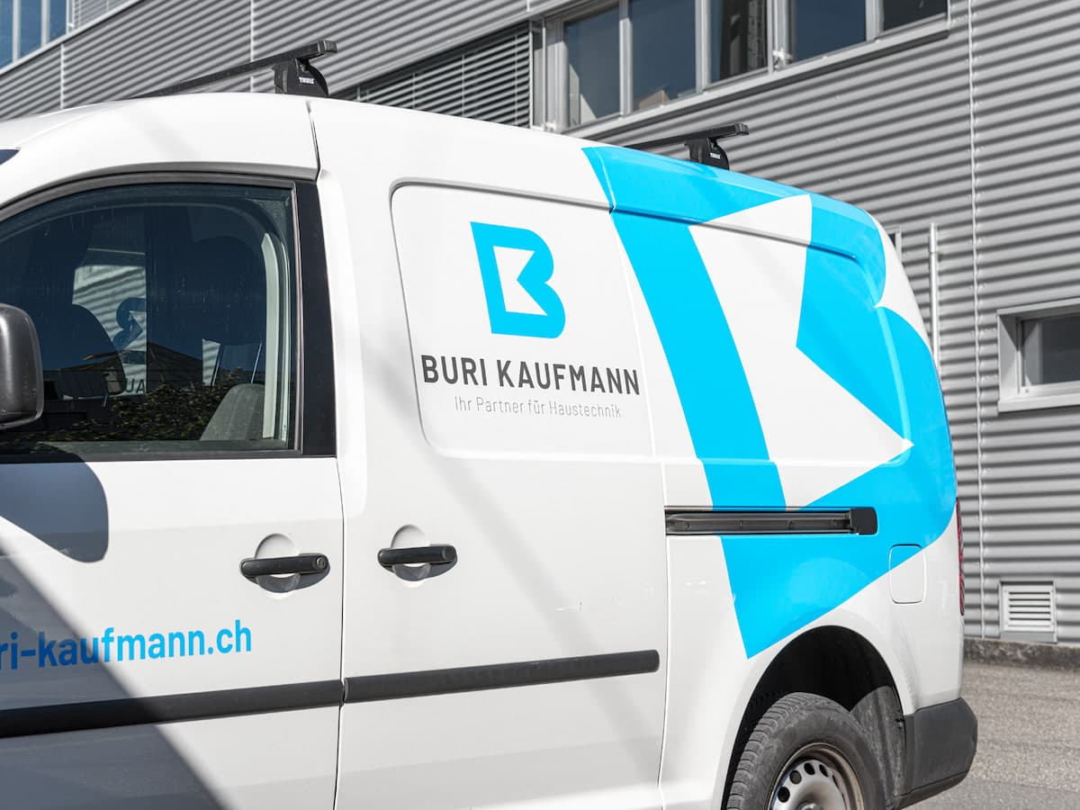 Fertig foliertes Fahrzeug der Buri Kaufmann AG