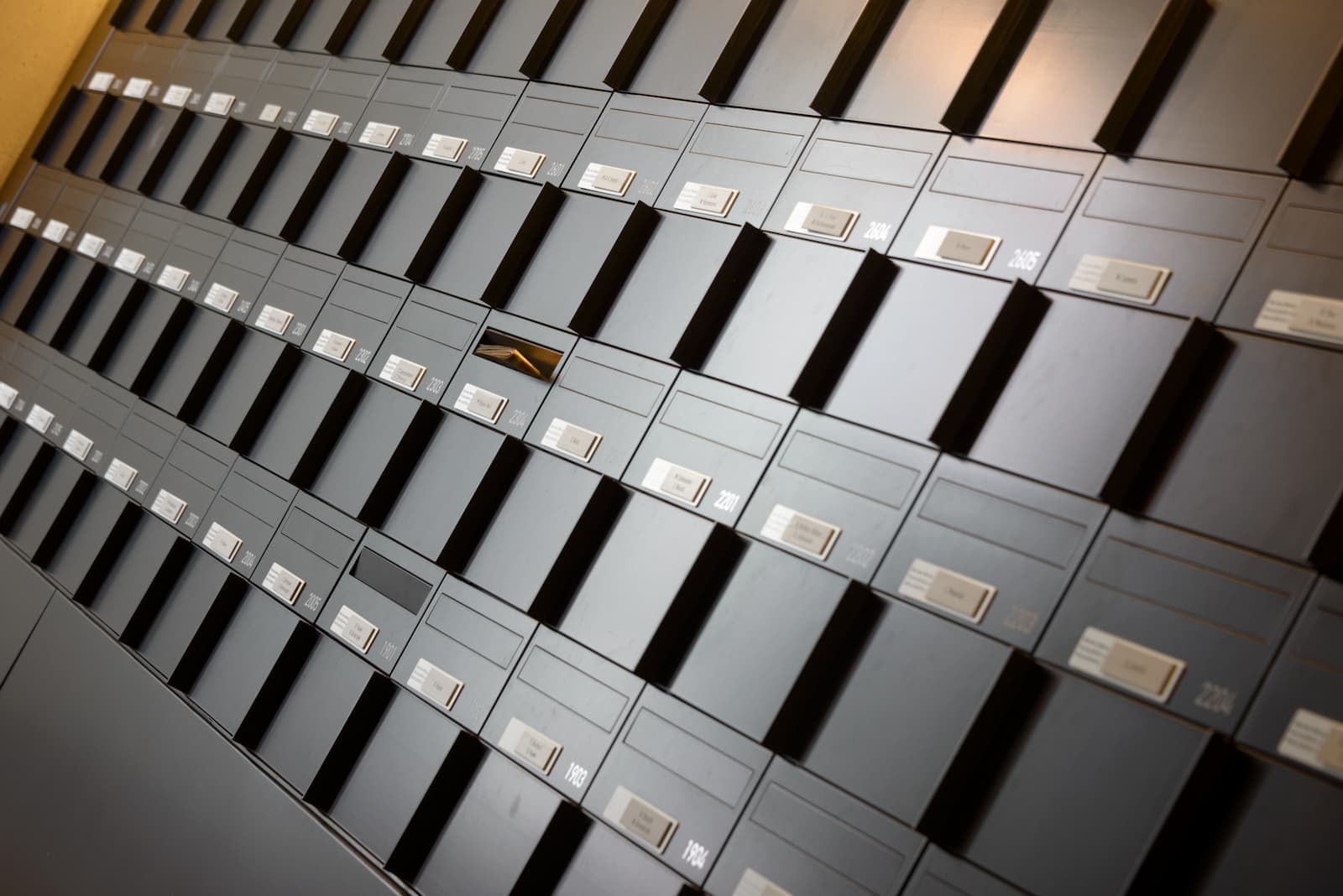 Briefkastenanlage im Bärentower
